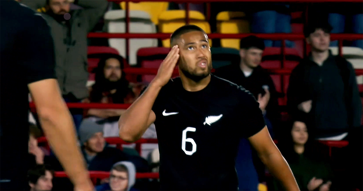 بیل تویلوما بازیکن بین‌المللی نیوزلند در اروپا