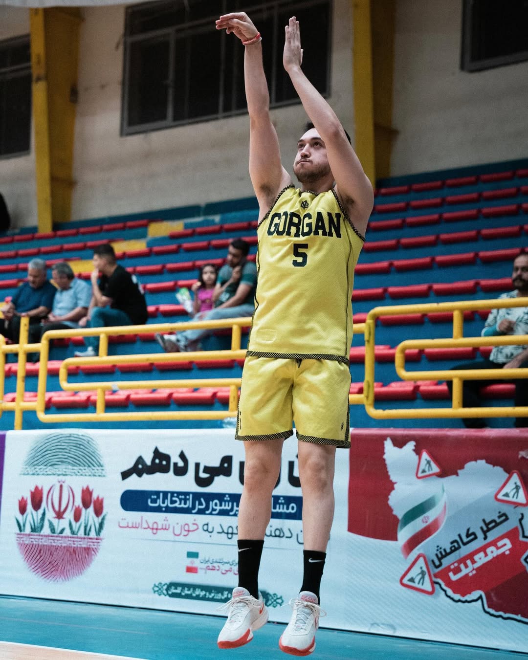 عکس مبین شیخی