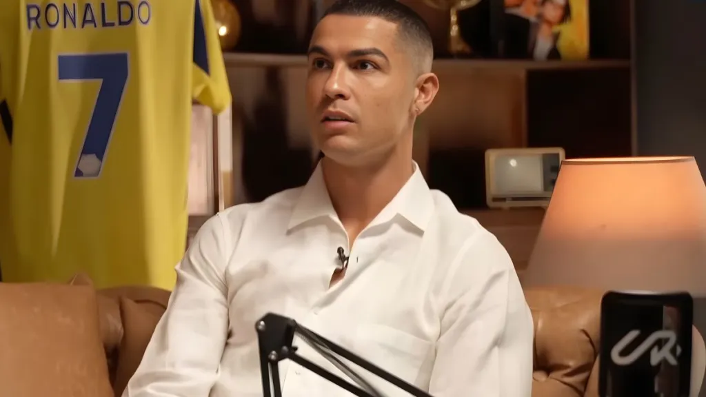 کریستیانو رونالدو خوشتیب و ورزشکار محبوب ۲۰۲۵ کریستیانو رونالدو خوشتیب و ورزشکار محبوب ۲۰۲۵