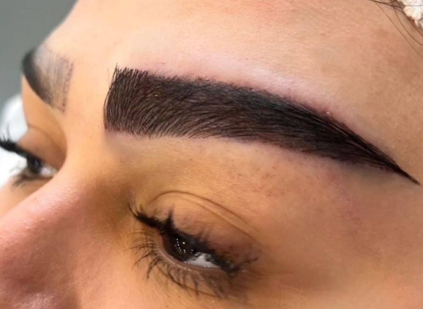 آدرس کلینیک کاشت ابرو لاله آدرس کلینیک کاشت ابرو لاله