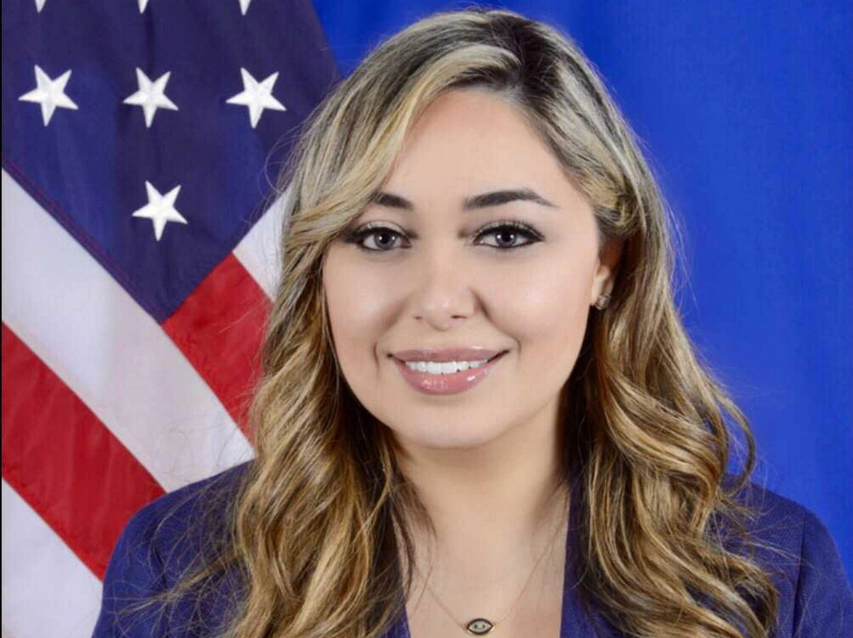 مورا نامدار ایرانی است مورا نامدار ایرانی است