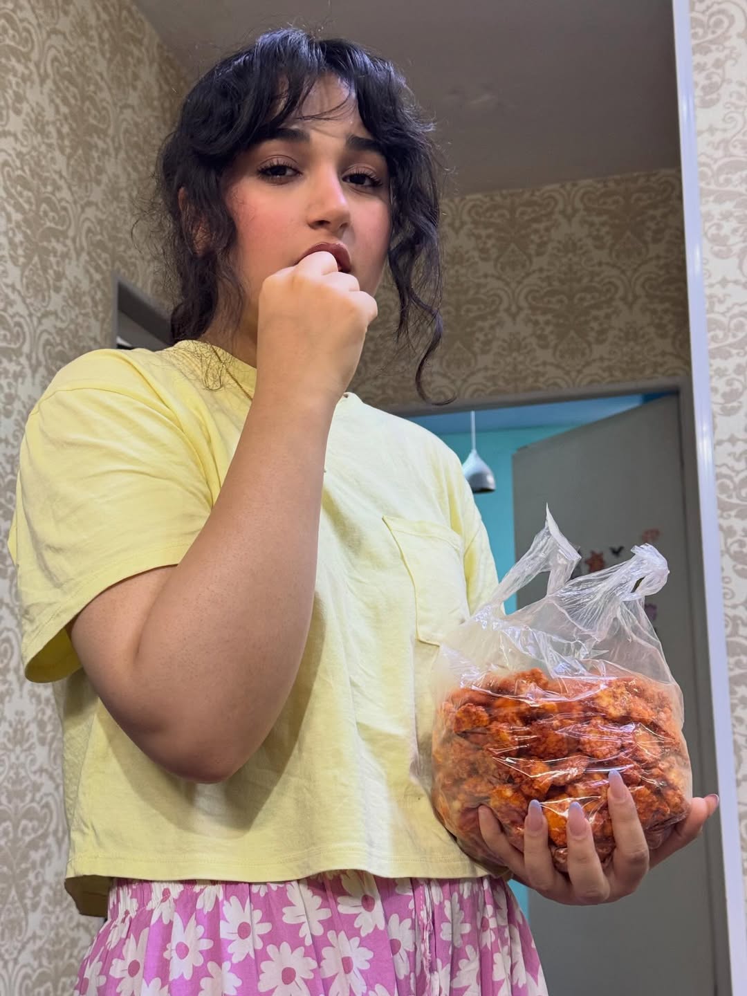 الناز قربانی قبل از عمل بینی